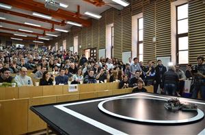 Concurs de sumo între roboţi, sâmbătă, la Cluj