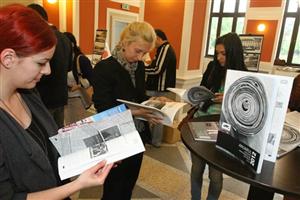 Texte de presă spectaculoase lansate în Anuarul APPC