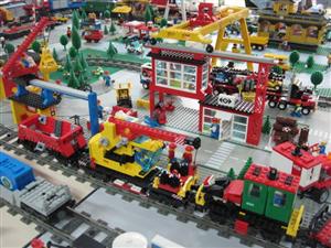 Un sat maramureşean din LEGO, expus la Muzeul Etnografic 