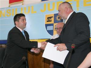 Unificarea dreptei a pornit după modelul „egalitate, dar nu pentru căţei”