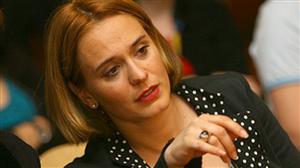 Andreea Esca îşi lansează volumul biografic la Cluj