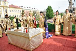 Procesiune de Rusalii pe ploaie GALERIE FOTO