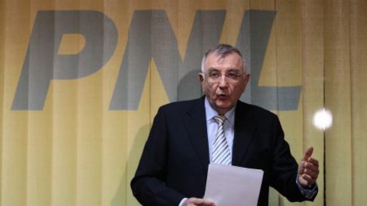 În PNL e ca-n gară: unii pleacă, alţii se întorc