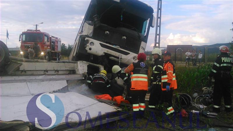 Pagube de 40.000 de lei în urma accidentului mortal din Gherla 