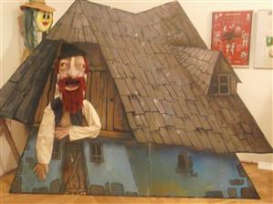 Păpuşile de la Teatrul Puck, actori principali într-o expoziţie pentru copii GALERIE FOTO