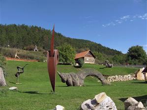 Ministrul Culturii inaugurează un parc artistic într-un sat clujean FOTO