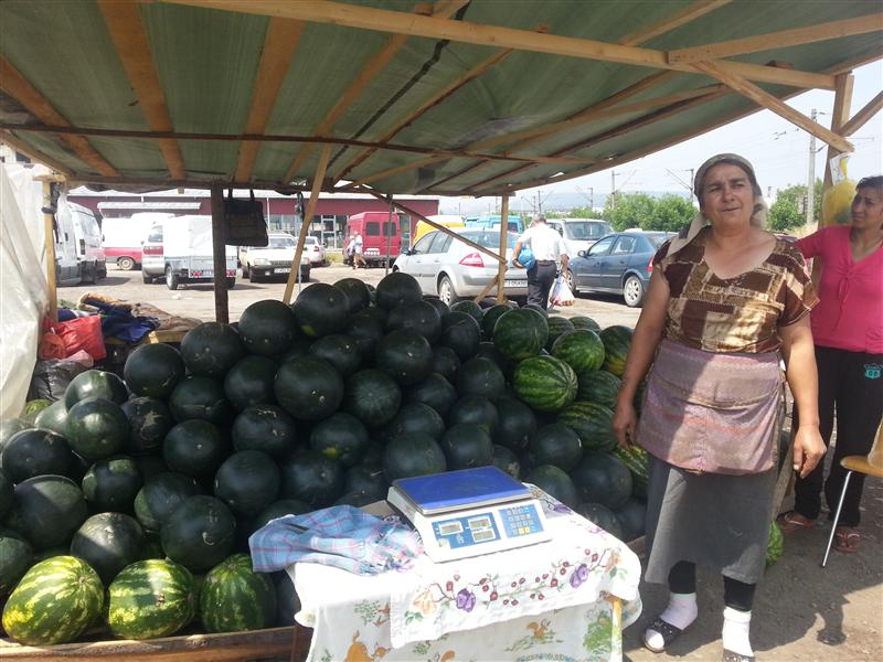 Meciul dintre România şi Grecia. Din tarabe