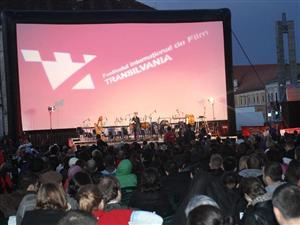 Caravana filmelor TIFF aduce trei proiecţii în Piaţa Sfatului din Braşov