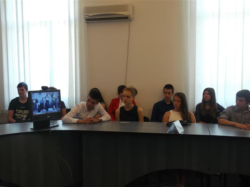 Elevii de 10 preferă România unei cariere în străinătate