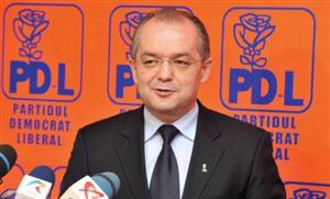 Emil Boc: „E greu să te culci în PDL şi să te trezeşti în PNL”