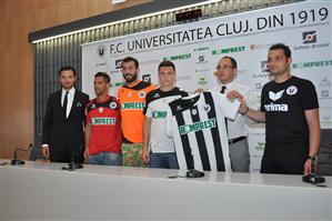 Universitatea şi-a prezentat noile tricouri