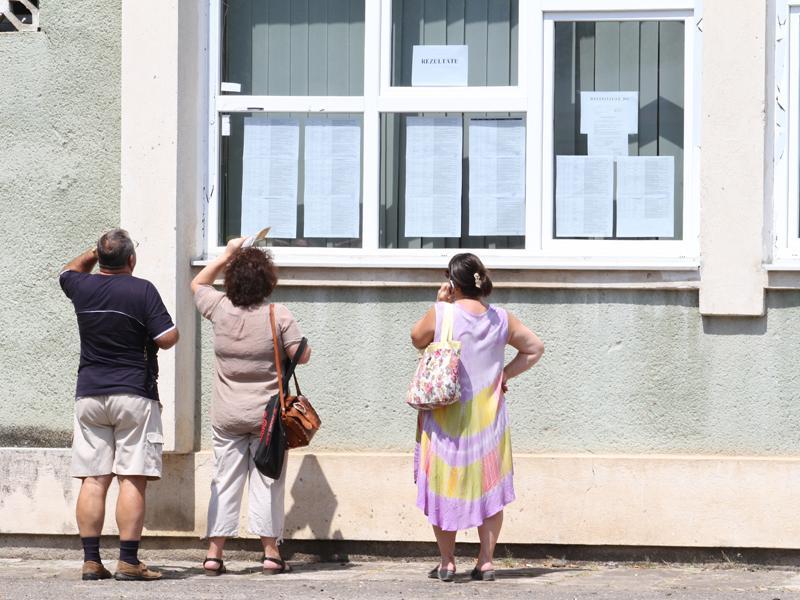 Peste 70% din candidaţii la examenul de definitivat au obţinut minim nota 8. Vezi câţi au luat nota maximă