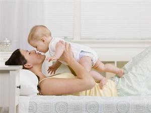 Mamele vor putea obţine alte venituri, pe lângă indemnizaţia de creştere a copilului