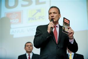 CV bogat pentru senatorul cercetat de DNA. Tricotaje, cooperaţie meşteşugărească, maşini. Şi politică