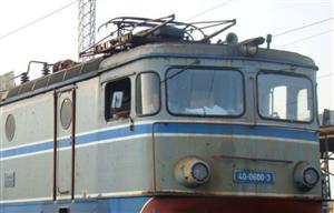 Maşină lovită de tren, în Cluj. Şoferul a scăpat miraculos