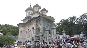 Peste 70.000 de pelerini, aşteptaţi la Mănăstirea Nicula