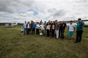 Premiu inedit pentru 14 studenţi clujeni. Au zburat deasupra Clujului FOTO