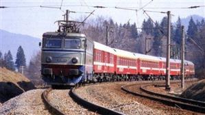 Sute de pasageri blocaţi în trenurile care staţionează de azi noapte au ajuns la capătul răbdărilor