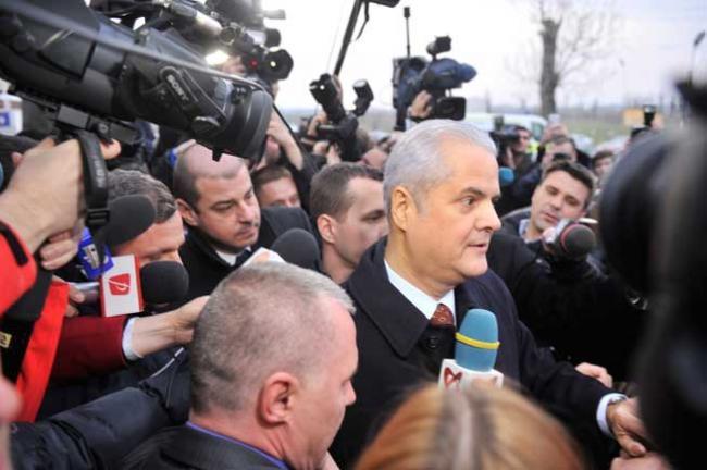  Adrian Năstase, după eliberare: “Am rămas acelaşi, am diverse idei extravagante. Am primit oferte de la un guvern străin, scriu o carte, intenţionez să mă întorc la catedră”