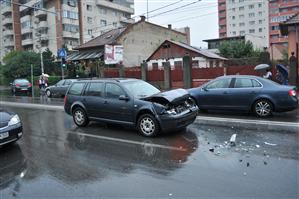 Coliziune în lanţ: o persoană a ajuns la Urgenţe GALERIE FOTO