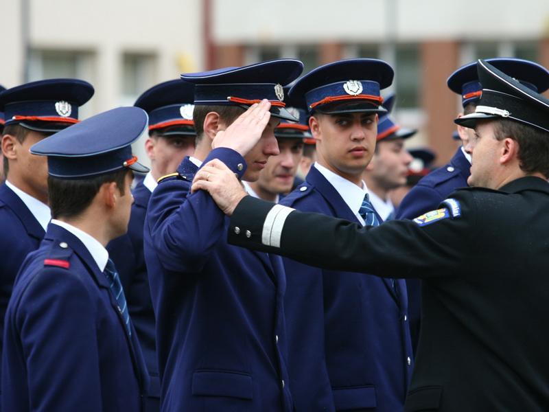 Concurenţă acerbă la şcoala de poliţie din Cluj. Vezi câţi candidaţi s-au înscris