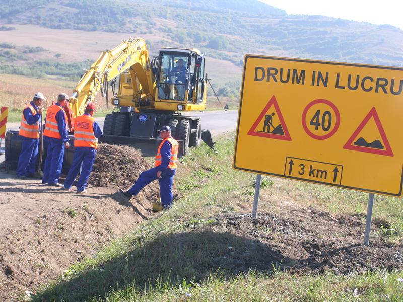 Un drum judeţean pericol public se repară, în sfârşit