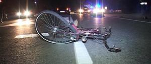Accident mortal: un biciclist şi-a pierdut viaţa spulberat de o maşină VIDEO