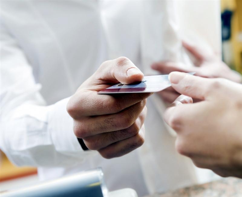 Circa 374.000 de tranzacţii pentru plata taxelor şi impozitelor locale cu cardul în ianuarie-august