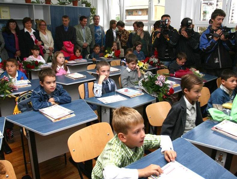 Sosesc manualele pentru clasa întâi 