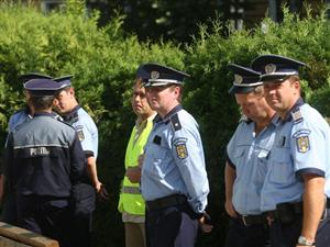 Peste 350 de agenţi ai forţelor de ordine publică asigură buna desfăşurare a meciului dintre CFR Cluj şi Dinamo. Străzile închise