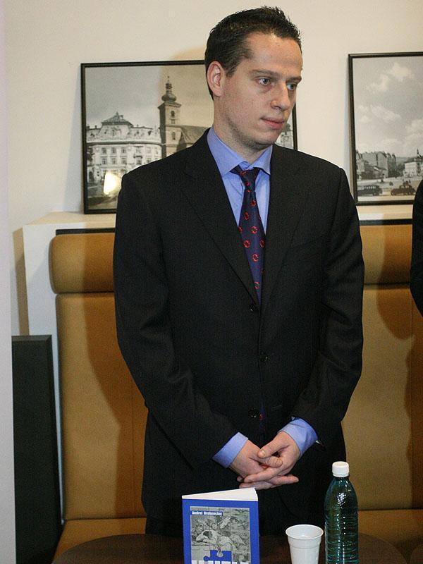 Andrei Hrebenciuc şi Paltin Sturdza, aduşi la ICCJ, pentru judecarea propunerii de arestare. Curtea a rămas în pronunțare