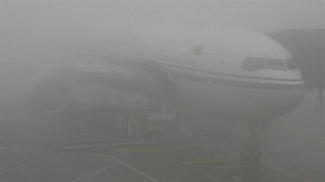 Ceaţa perturbă în continuare traficul aerian de pe Aeroportul Cluj. Două curse au întârzieri