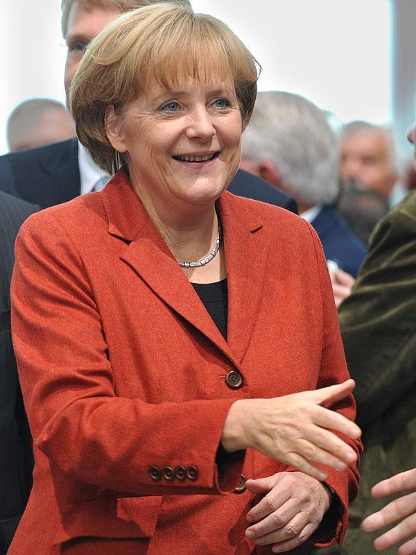 Iohannis: Am sprijin din partea Angelei Merkel. Vezi scrisoarea de la cancelarul Germaniei