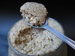 SĂMÂNŢA VIEŢII. Reduce COLESTEROLUL şi este un excelent ENERGIZANT, bogat în vitamine