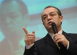 Boc: Ponta ar trebui să demisioneze. Victoria lui Iohannis este a dreptei, a românilor
