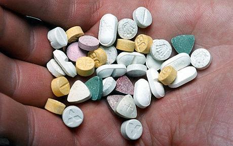 Traficant de droguri clujean, arestat pentru 30 de zile. Deţinea peste 600 de pastile de ecstasy