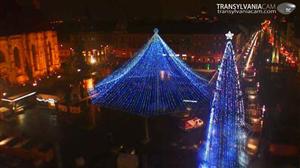 Clujul, pregătit de sărbătoare. Cortina luminoasă din Piața Unirii, testată în premieră FOTO
