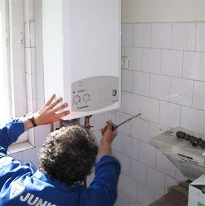 Schemă adaptată sezonului: cinci persoane au fost fraierite de un pretins vânzător de centrale termice