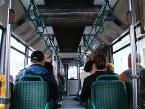 Autobuz periculos. O pasageră a fost rănită din cauza unei frâne bruște