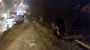 Accident HORROR pe podul IRA. Un BMW s-a dat peste cap şi era să arunce în aer tot cartierul GALERIE FOTO
