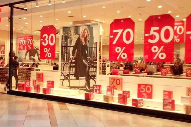 Retailerii, amendaţi pentru reduceri. Ce au constatat poliţiştii