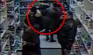 Două cleptomane, filmate în timp ce dădeau lovitura VIDEO