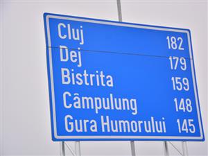 De tot râsul: un indicator rutier arată o distanță imposibil de mică între Cluj-Napoca și Dej