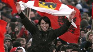 Parlamentul European încurajează cinci state membre, printre care şi România, să recunoască Kosovo
