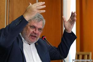 PSD-iştii nu mai suportă zornăitul cătuşelor