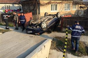 Grav accident de circulaţie: o mamă şi-a pus în pericol fiica de doar 3 ani