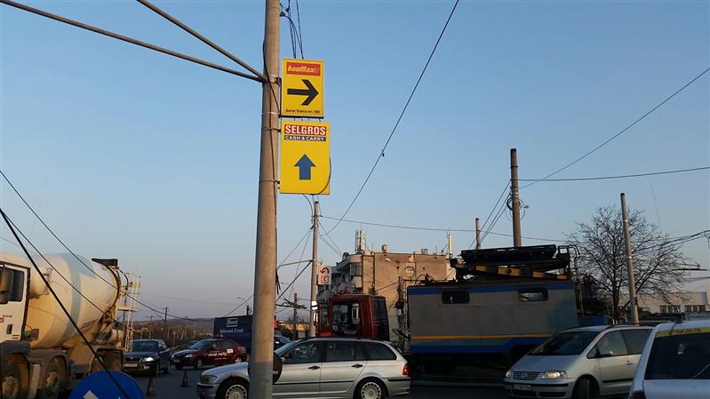Trafic blocat în Mărăşti. Troleibuze oprite de o linie ruptă FOTO
