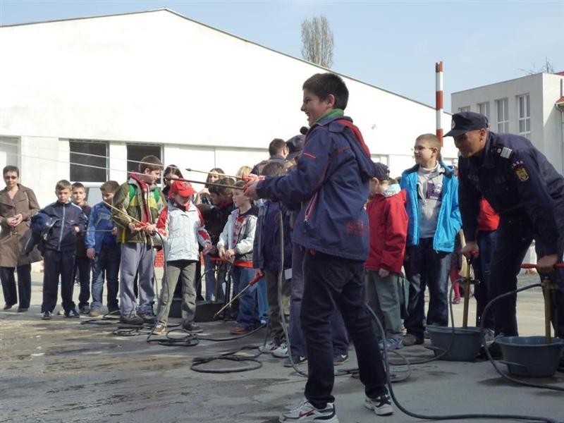Elevii scapă de ore. A început Şcoala Altfel