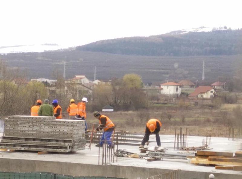 Culmea tupeului la blocul lui Bene! Transgaz i-a oprit, ei au reluat lucrările