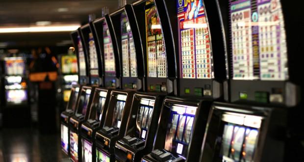 Toţi şefii Loteriei Române din 2004-2015, audiaţi în cazul licenţelor pentru slot-machine. Unul dintre ei e clujean